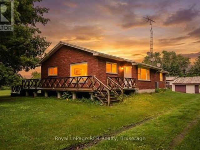 House for sale in Chatham–kent, Ontario