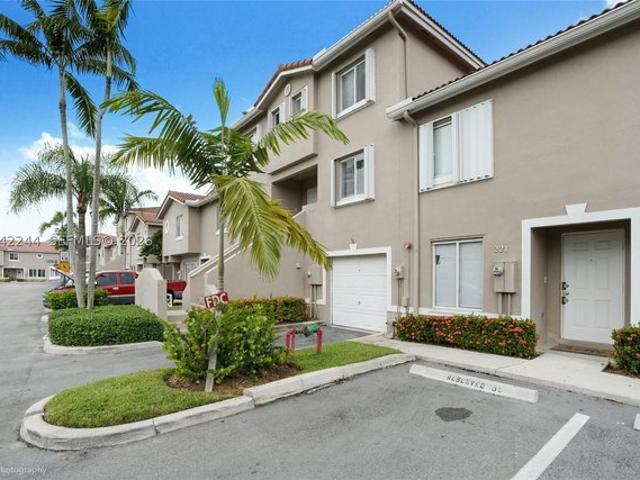 Townhouse for sale in Weston, Florida