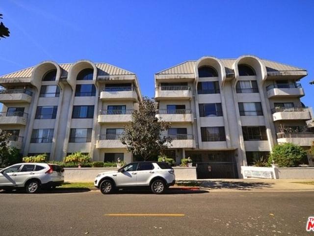 Condo for sale in Beverly Hills, California