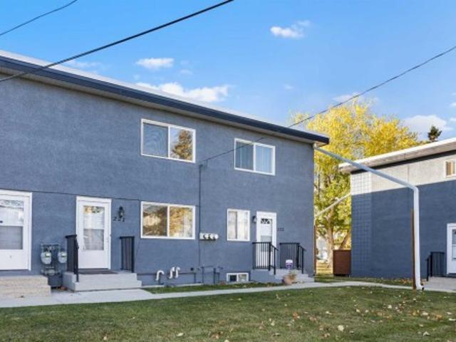 Townhouse for sale in Vista Heights, Calgary