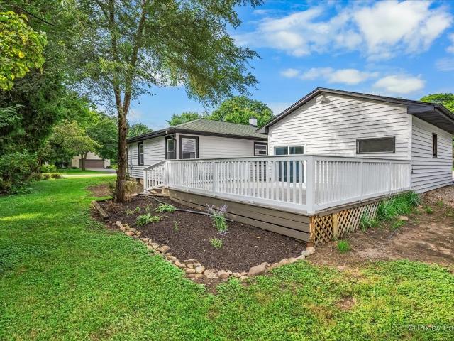 House for sale in Mchenry, Illinois