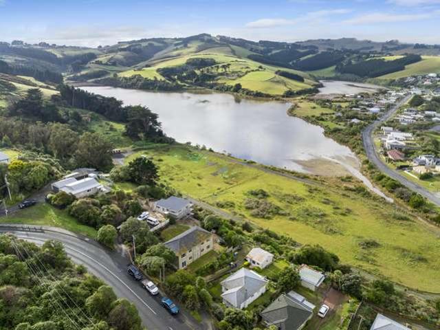 House for sale in Otakou