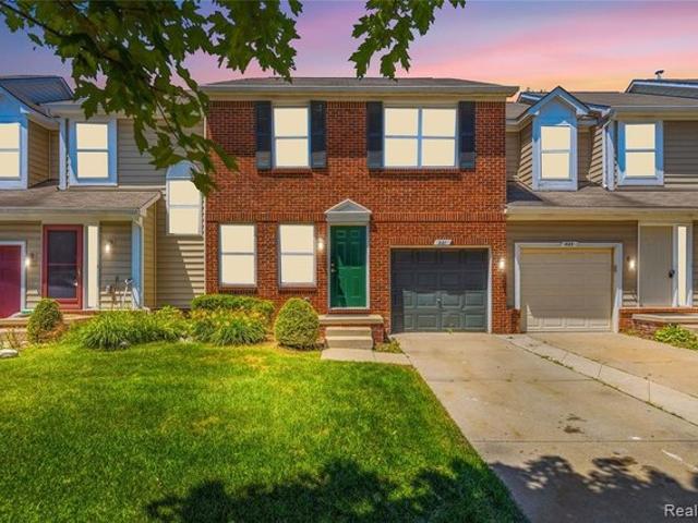 Townhouse for sale in Pontiac, Michigan