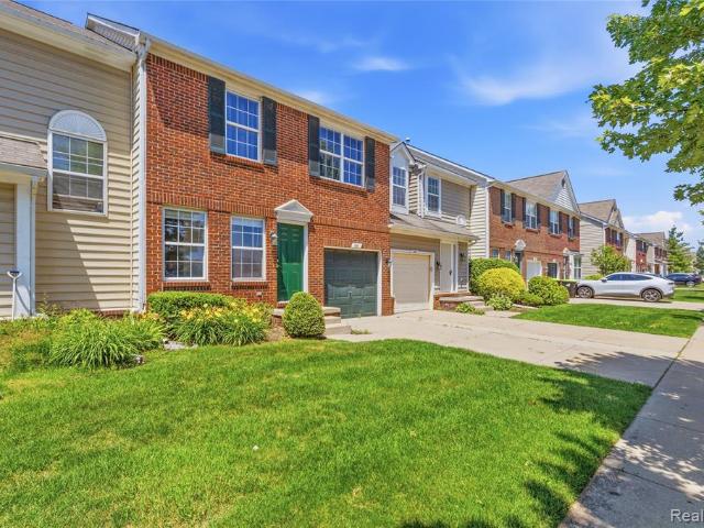 Condo for sale in Pontiac, Michigan