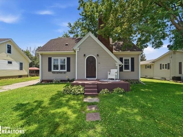 House for sale in Hubbard, Iowa