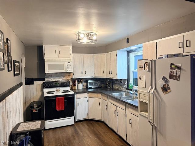 House for sale in Malvern, Ohio