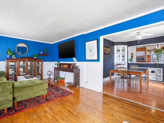House for sale in Independence, Polk County