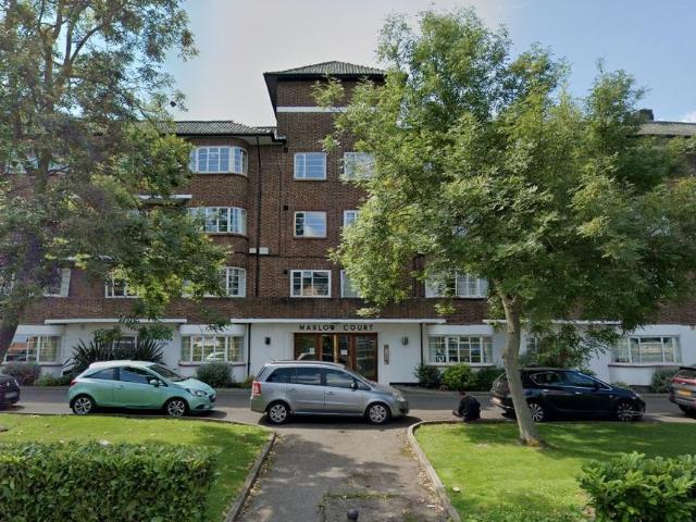 Apartment for rent in Brondesbury, Greater London