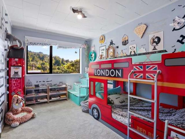 House for sale in Oratia