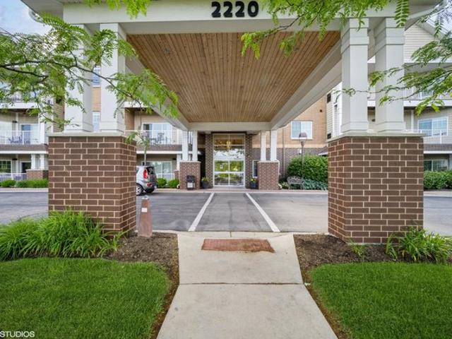 Condo for sale in Northbrook, Illinois