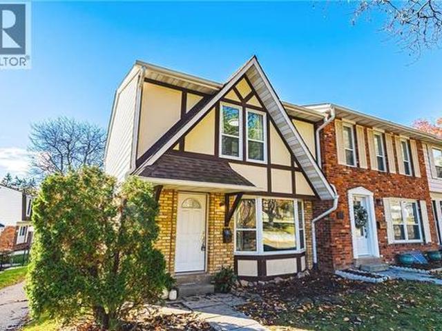 Townhouse for sale in Burlington, Ontario