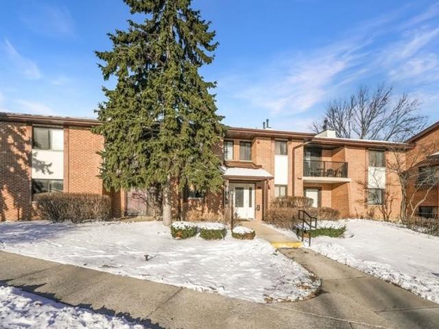 Condo for sale in Woodridge, Illinois