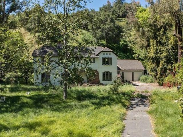 House for sale in Sherman Oaks Neighborhood Council District, Beverly Hills