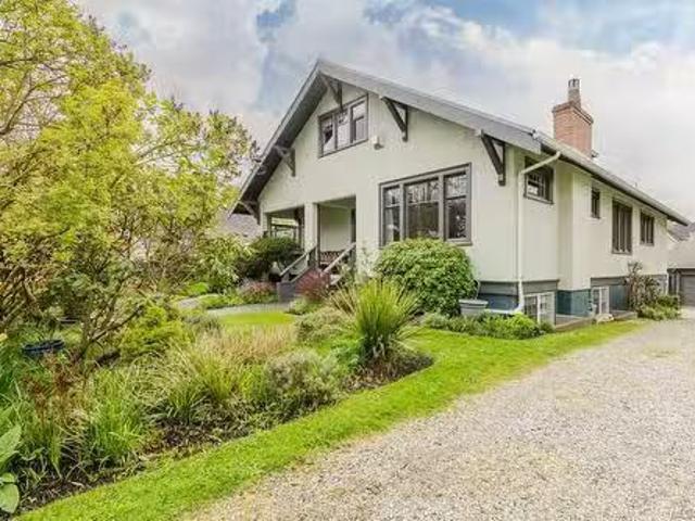 House for sale in Victoria, British Columbia