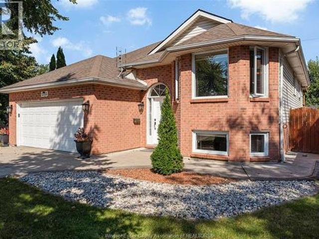 House for sale in South Cameron, Windsor