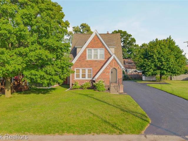 House for sale in Waterford, Michigan