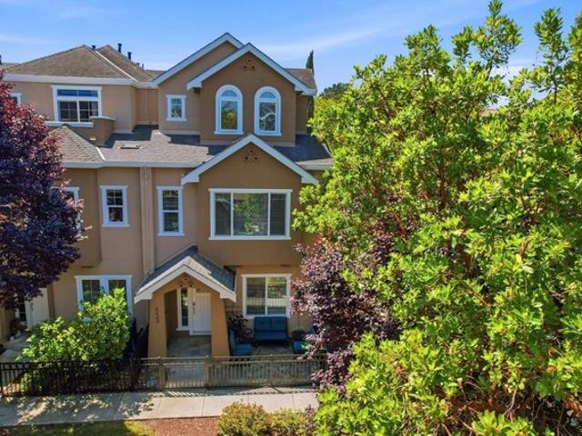 Townhouse for sale in Mountain View, California
