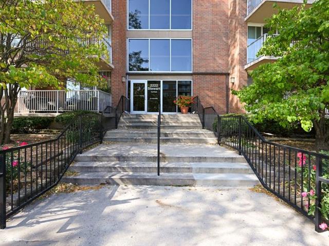 Condo for sale in Lombard, Illinois
