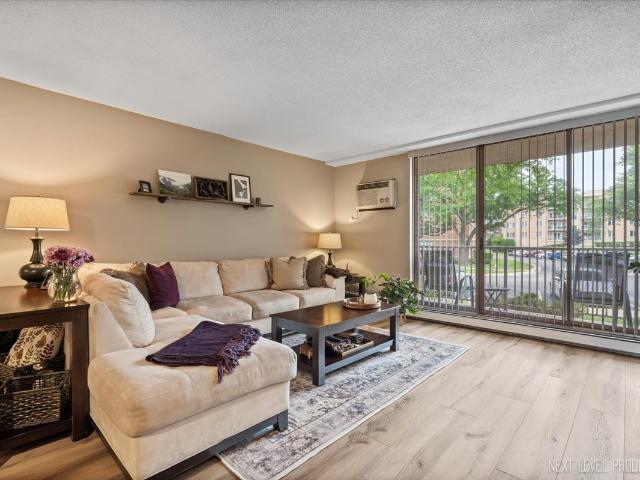 Condo for sale in Lombard, Illinois