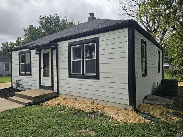 House for sale in Topeka, Shawnee County