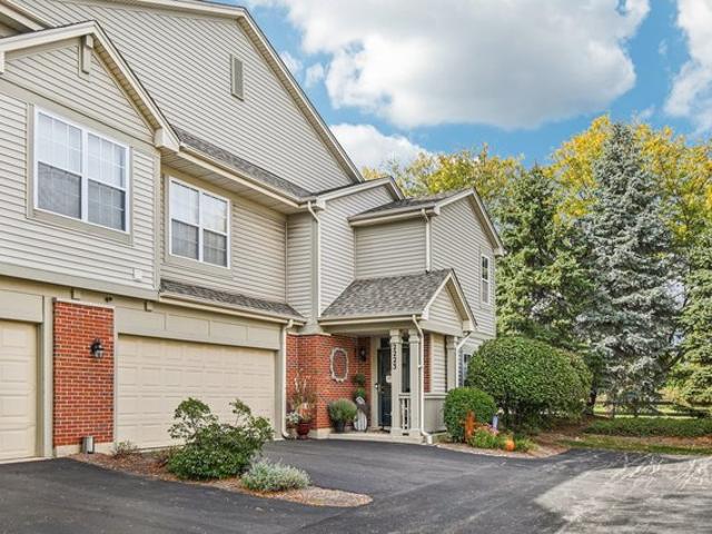 Townhouse for sale in Geneva, Illinois