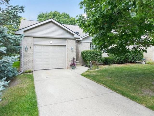 Condo for sale in South Lyon, Michigan