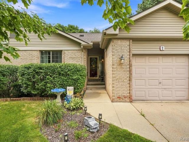 Condo for sale in South Lyon, Michigan