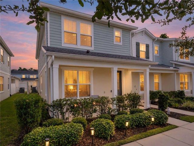 Townhouse for sale in Oakland, Orange County