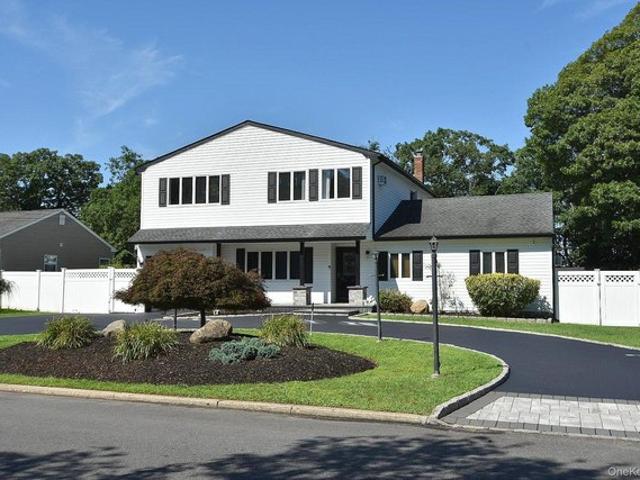 House for sale in Bohemia, New York