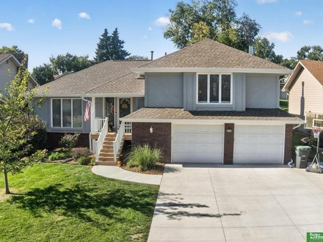 House for sale in Oakbrook Meadows, Omaha