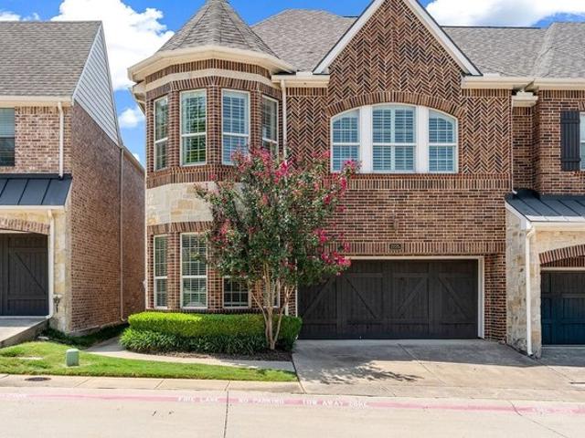 Townhouse for sale in Grapevine, Texas