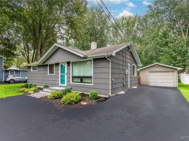 House for sale in East Amherst, Town of Clarence