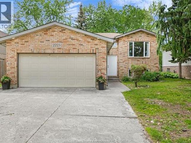 House for sale in South Cameron, Windsor