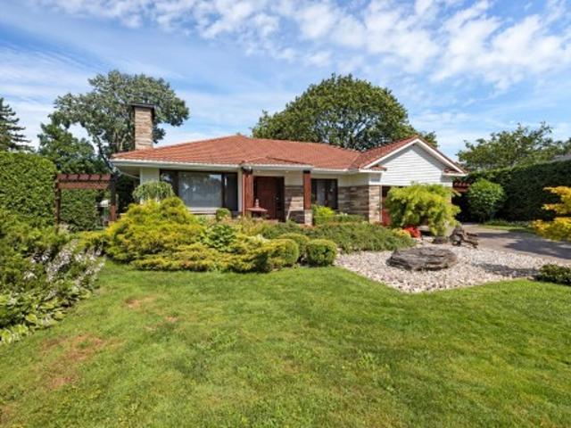 House for sale in Mont-Royal, Montréal (région administrative)