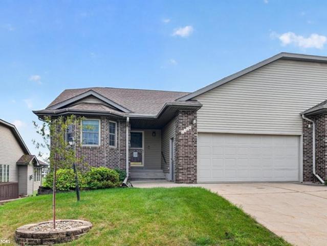 Condo for sale in Marshalltown, Marshall County