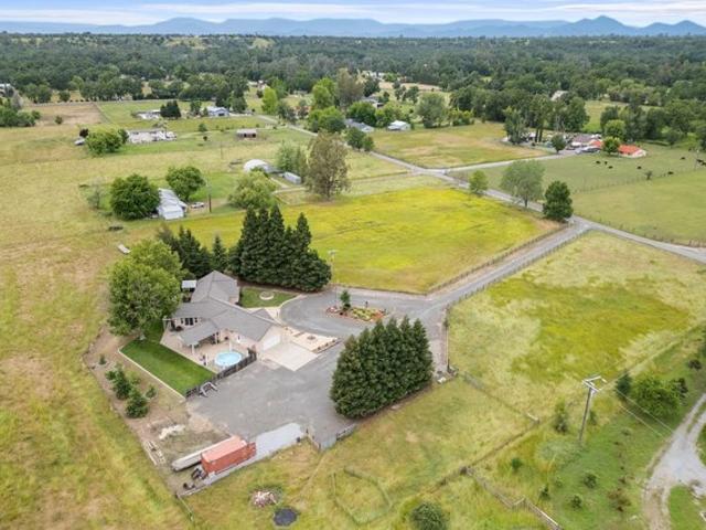 House for sale in Shasta, California