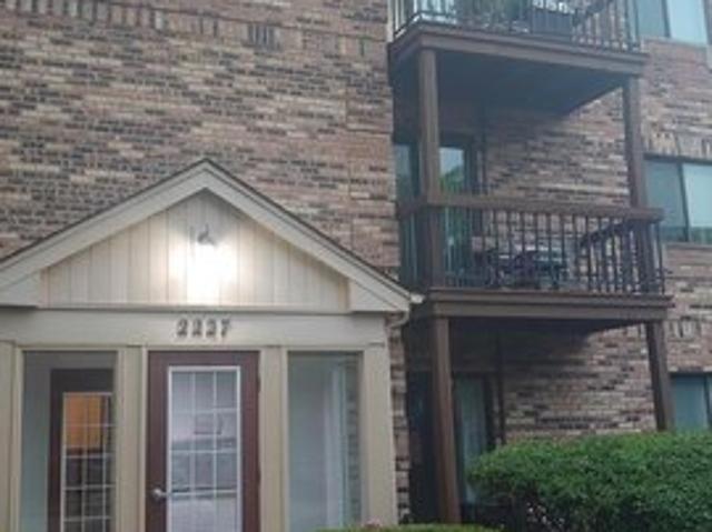 Condo for sale in Arlington Heights, Illinois