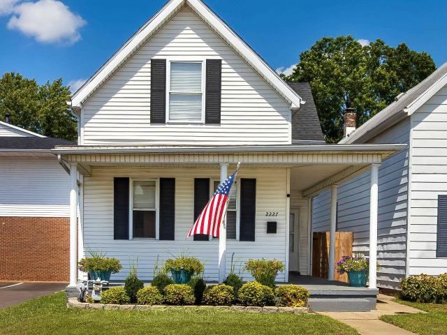 House for sale in Independence, Evansville