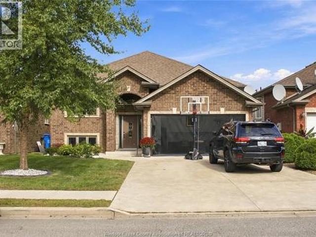 House for sale in South Cameron, Windsor