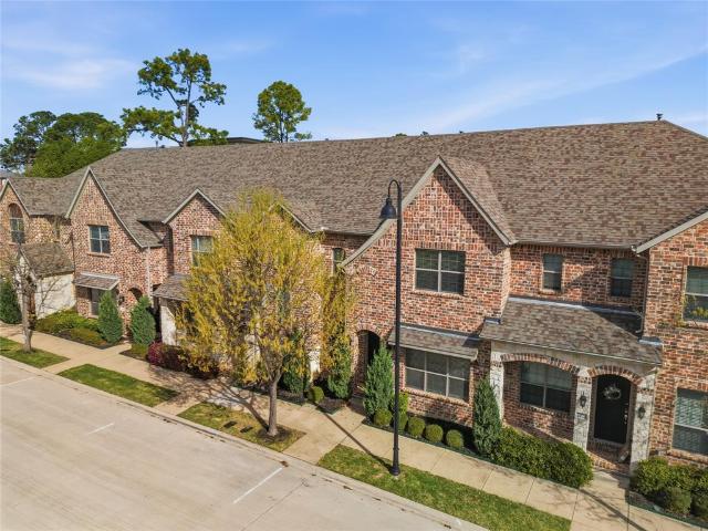 Townhouse for sale in Denton, Texas