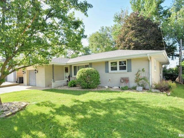 House for sale in Pekin, Illinois