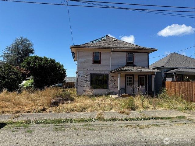 House for sale in Raymond, Washington
