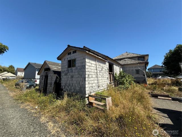 House for sale in Raymond, Washington