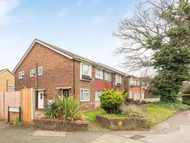 Apartment for rent in Motspur Park, Greater London