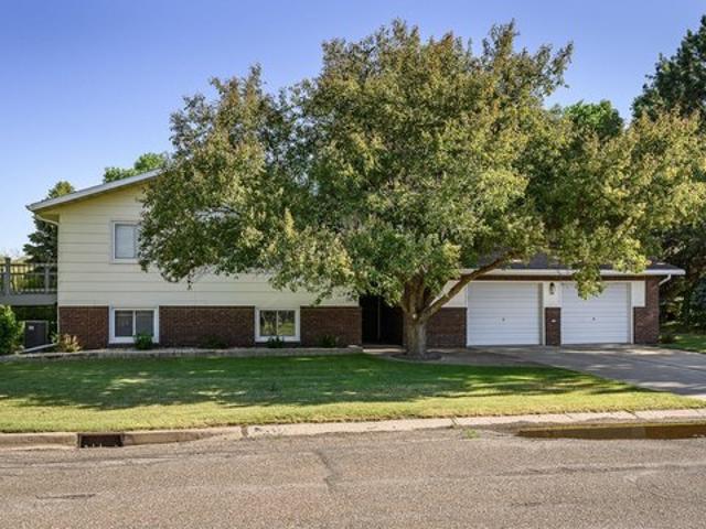 House for sale in Oliver, North Dakota