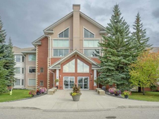 Condo for sale in Signal Hill, Calgary