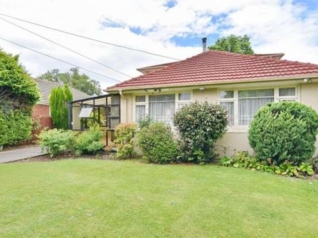 House for sale in Chaslands, Canterbury