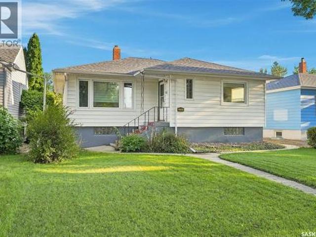 House for sale in Assiniboia Place, Regina