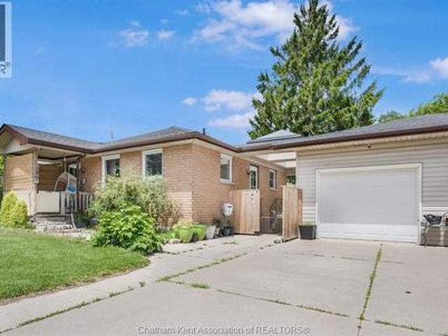 House for sale in Chatham–kent, Ontario