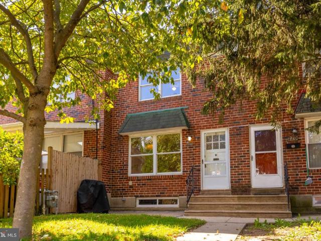 Townhouse for sale in Willowmere, Ambler